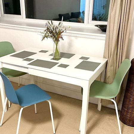 בורנמות' Sea View Family Stay By Beach Gym & Parking מראה חיצוני תמונה