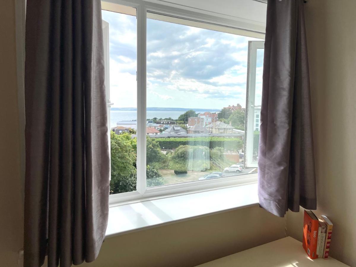בורנמות' Sea View Family Stay By Beach Gym & Parking מראה חיצוני תמונה