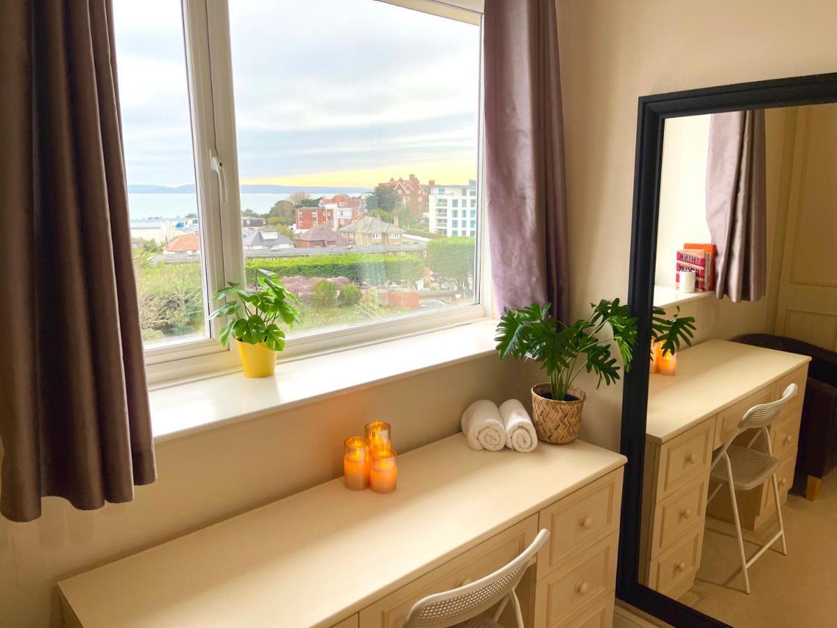בורנמות' Sea View Family Stay By Beach Gym & Parking מראה חיצוני תמונה