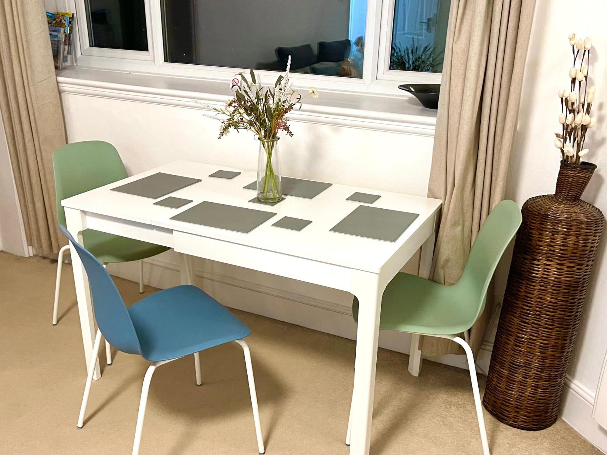בורנמות' Sea View Family Stay By Beach Gym & Parking מראה חיצוני תמונה